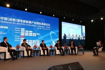 互動：行業權威人士共同探討新能源汽車產業發展熱點問題