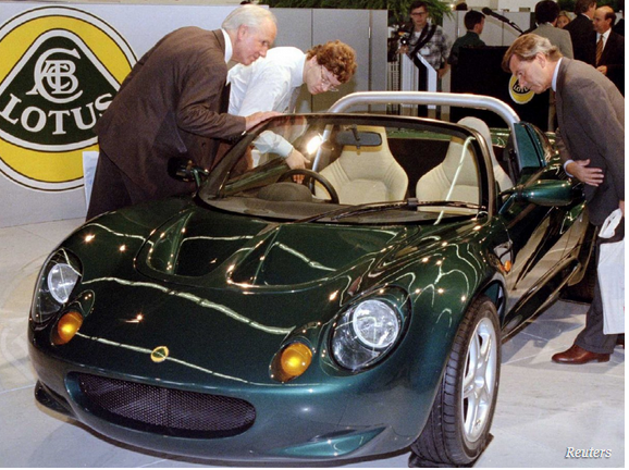 特斯拉誕生內幕曝光：創新、背叛和電動跑車