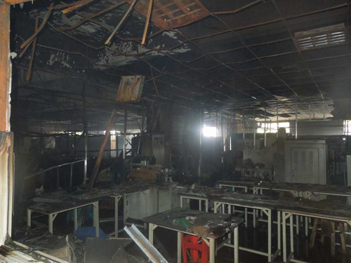 今明陽電池 起火后的慘狀 今明陽電池 起火后的慘狀