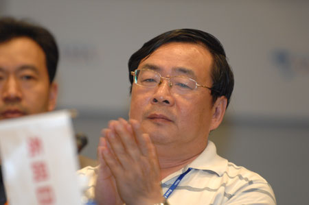 賈新光：新能源汽車(chē)推廣還要克服諸多障礙