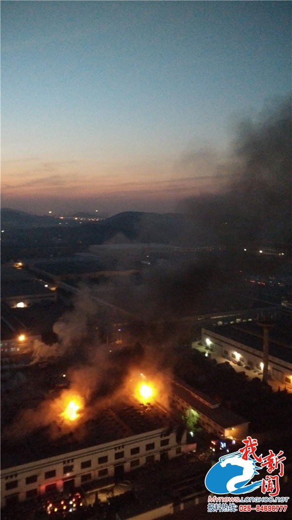 徐州宗申摩托車廠噴漆車間突發大火 大火燒了6小時 徐州宗申摩托車廠噴漆車間突發大火 大火燒了6小時