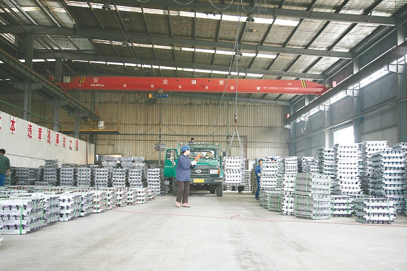 國內(nèi)鉛價暴跌  鉛蓄電池行業(yè)苦日子還未到盡頭