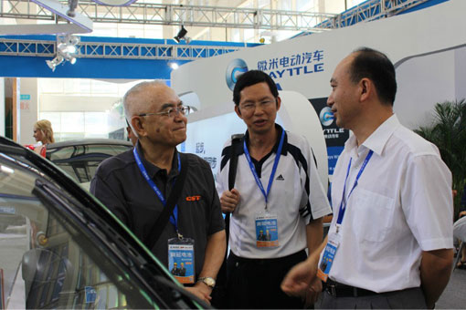 微米電動汽車搶眼山東車展 E28車型顛覆傳統(tǒng)工藝 微米電動汽車搶眼山東車展 E28車型顛覆傳統(tǒng)工藝