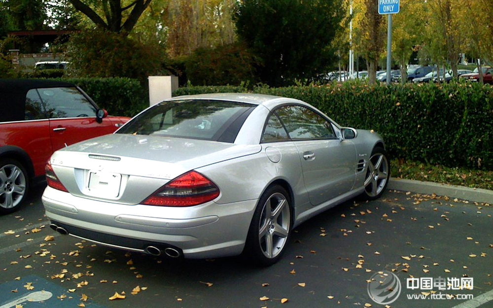 蘋果的汽車夢(mèng)：電動(dòng)汽車之后還有無(wú)人駕駛