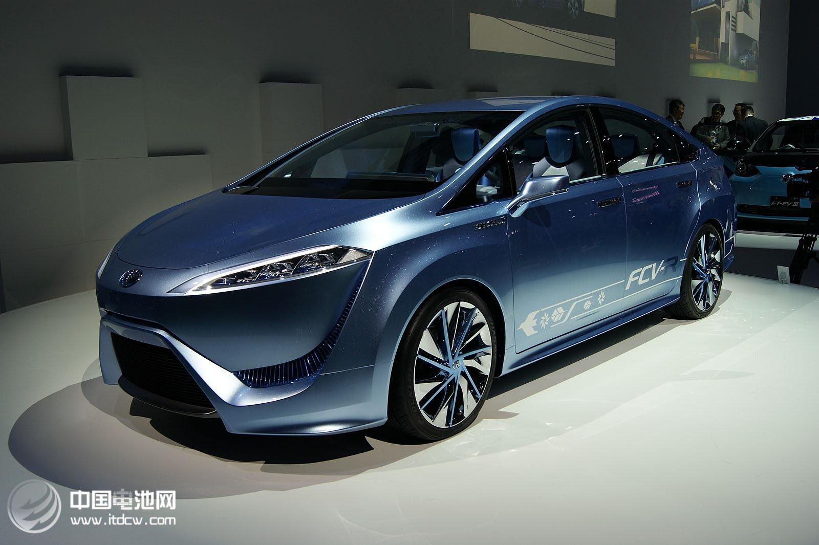 燃料電池車(FCV) 燃料電池車(FCV)