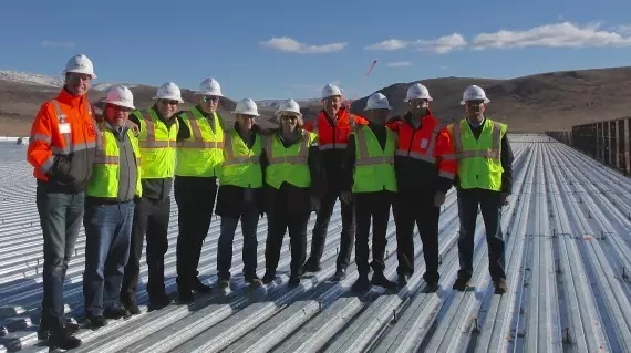 馬斯克近日去了一趟“超級電池工廠”  特斯拉又要帥呆了？