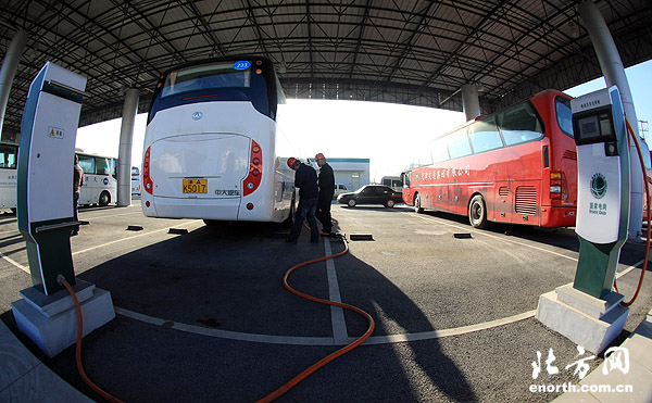 新能源車充電樁市場達萬億 概念股本周全面爆發