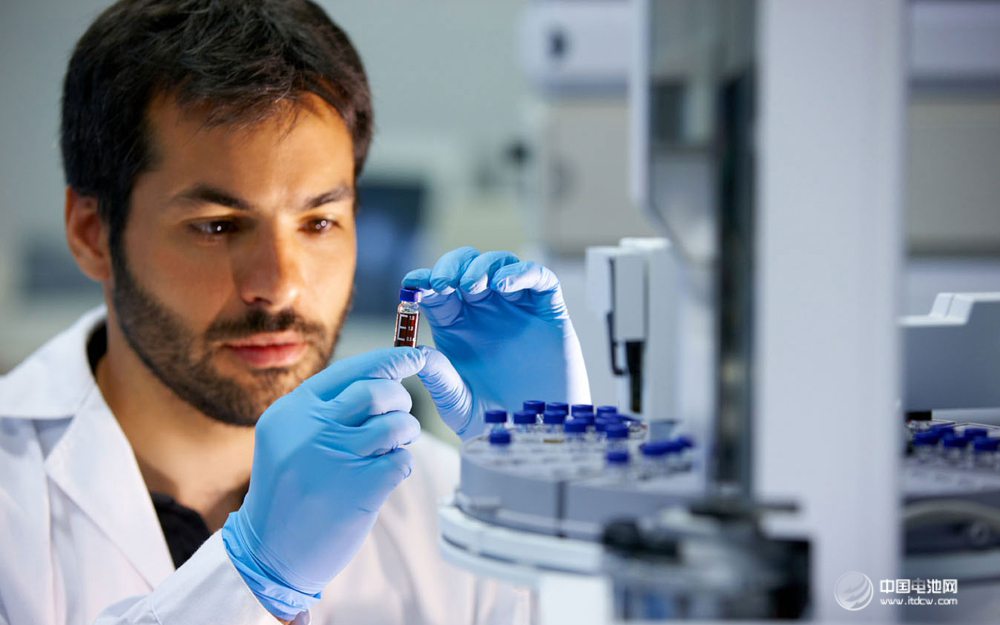 糟糕的電池續航 終于有家巨頭看不下去了！