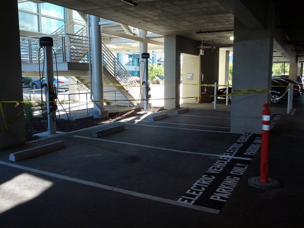 電動車進駐大樓 美國ChargePoint 推出公寓用電動車充電座 電動車進駐大樓 美國ChargePoint 推出公寓用電動車充電座