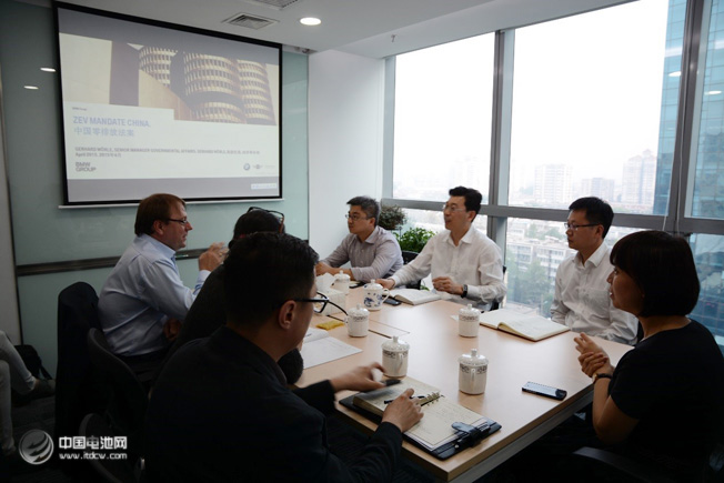 中國電動汽車百人會與寶馬集團交流“零排放(ZEV)機制” 中國電動汽車百人會與寶馬集團交流“零排放(ZEV)機制”