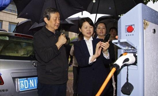 國務(wù)院副總理馬凱調(diào)研新能源汽車 概念股望被引爆