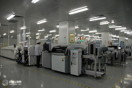 欣旺達SMT生產(chǎn)線一角 欣旺達SMT生產(chǎn)線一角