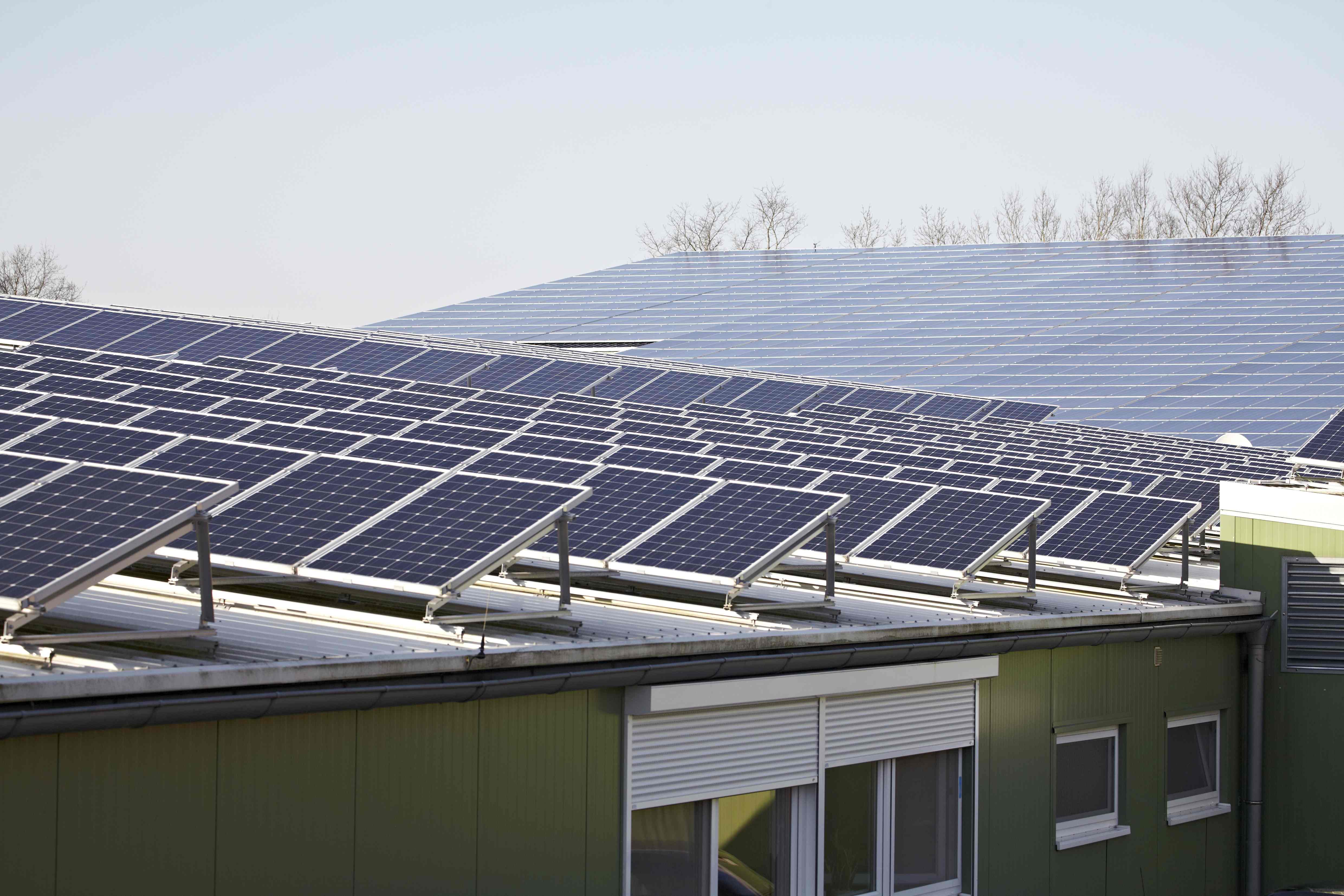 廣東電網(wǎng)吸納光伏發(fā)電1.5億度  節(jié)約標(biāo)準(zhǔn)煤近2萬噸