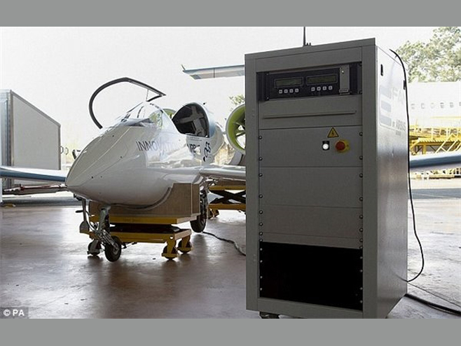 純電動飛機起飛了!“空中特斯拉”純電動飛機亮相 純電動飛機起飛了!“空中特斯拉”純電動飛機亮相