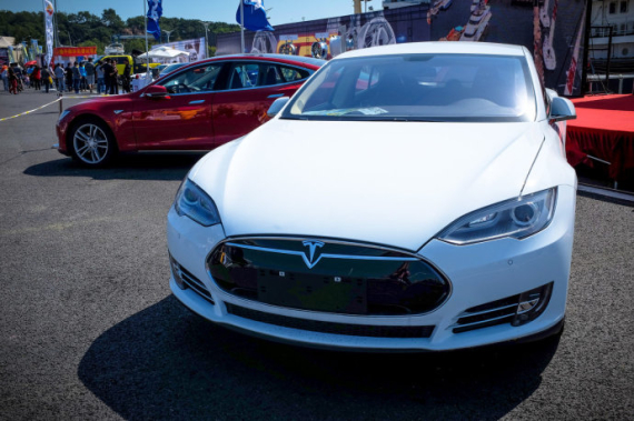 新能源車破局：高端純電動車如何平衡務(wù)實與務(wù)虛