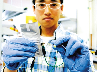 華人教授研發(fā)高性能鋁離子電池 一分鐘充滿電