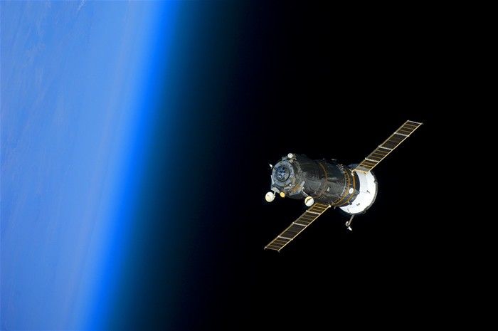 俄"聯(lián)盟號"飛船用一塊太陽能電池即可安全飛行