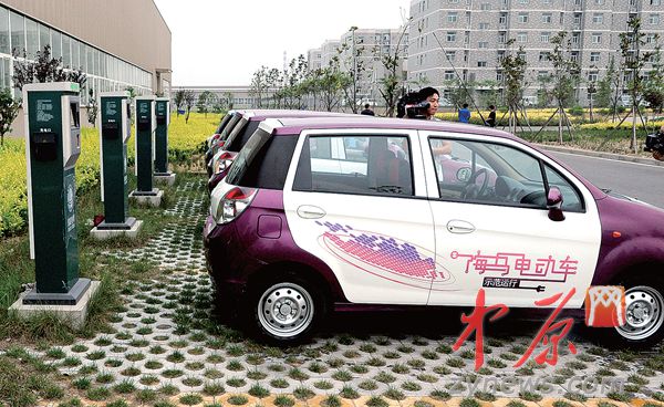 河南鄭州新能源公交車達3460輛 占總數的50%以上 河南鄭州新能源公交車達3460輛 占總數的50%以上