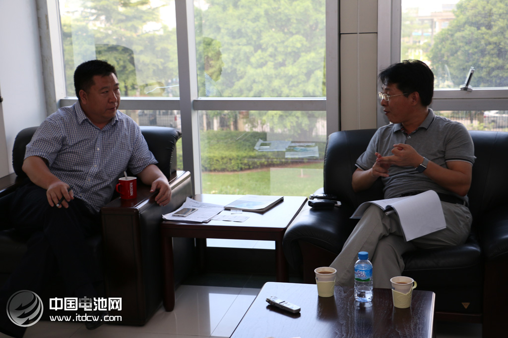 中國(guó)電池網(wǎng)一行調(diào)研比克電池 動(dòng)力電池供不應(yīng)求 中國(guó)電池網(wǎng)一行調(diào)研比克電池 動(dòng)力電池供不應(yīng)求