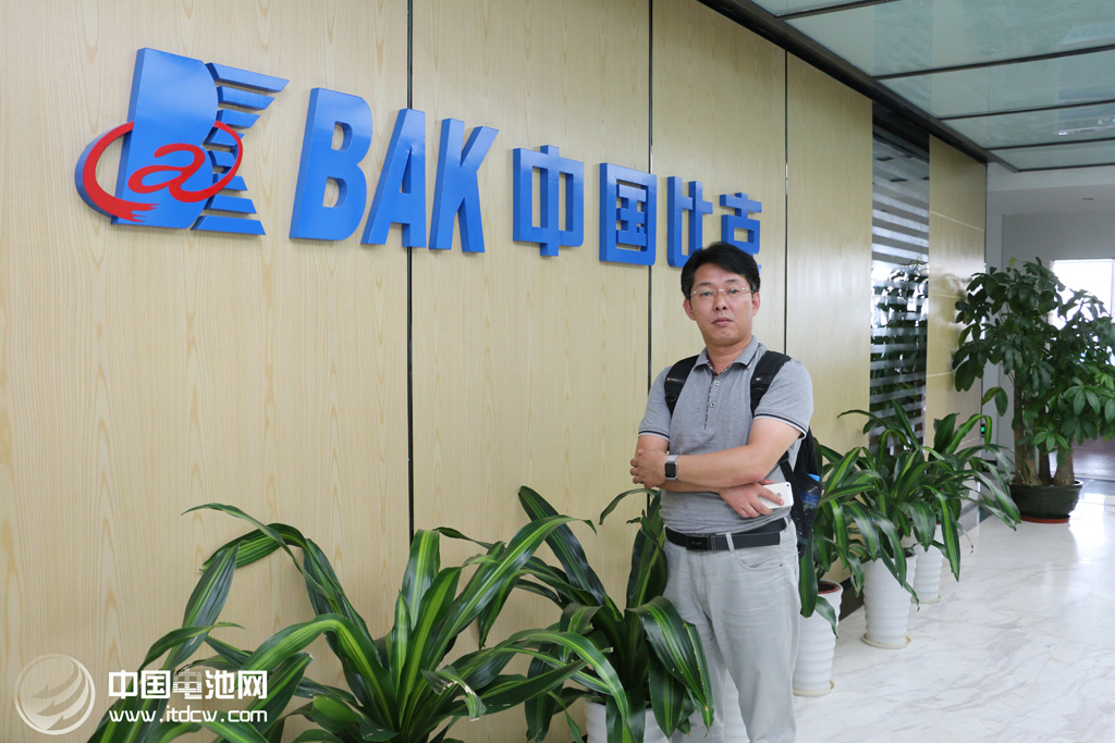 中國(guó)電池網(wǎng)一行調(diào)研比克電池 動(dòng)力電池供不應(yīng)求 中國(guó)電池網(wǎng)一行調(diào)研比克電池 動(dòng)力電池供不應(yīng)求