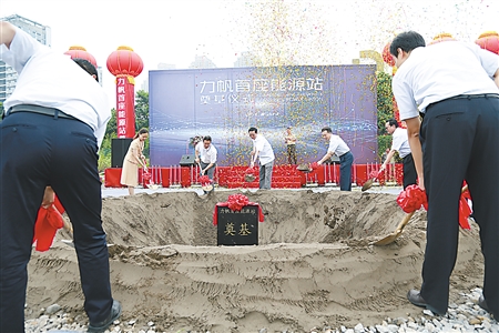 拓土新能源汽車電源 尹明善要做“中石油” 拓土新能源汽車電源 尹明善要做“中石油”