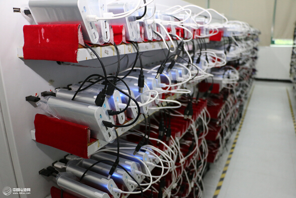 乘飛機11種行為將受罰 鋰電池及充電寶安檢加嚴 乘飛機11種行為將受罰 鋰電池及充電寶安檢加嚴