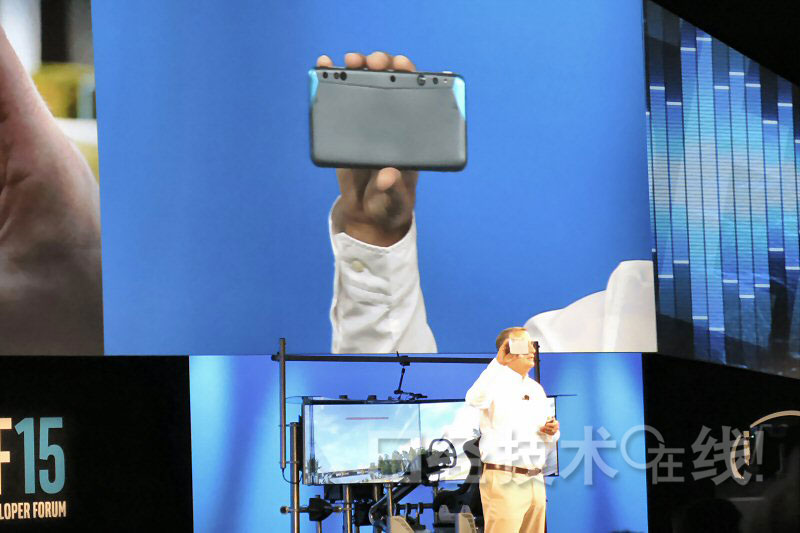 英特爾演示RealSense智能手機 適用于谷歌Tango項目 英特爾演示RealSense智能手機 適用于谷歌Tango項目