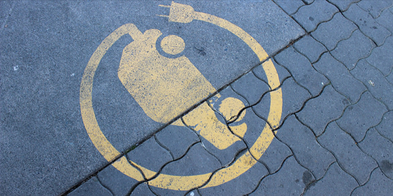 以色列研發新型鋰電池 充電5分鐘續航百公里 以色列研發新型鋰電池 充電5分鐘續航百公里