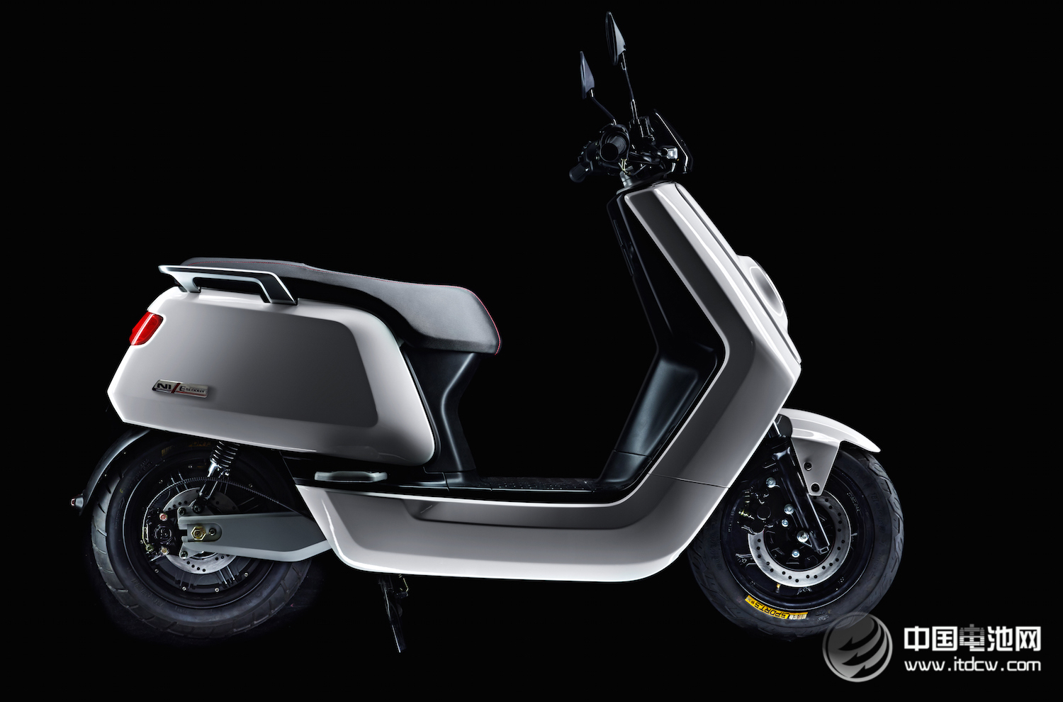 互聯網+下電動車革命：智能電動車需要重新定義 