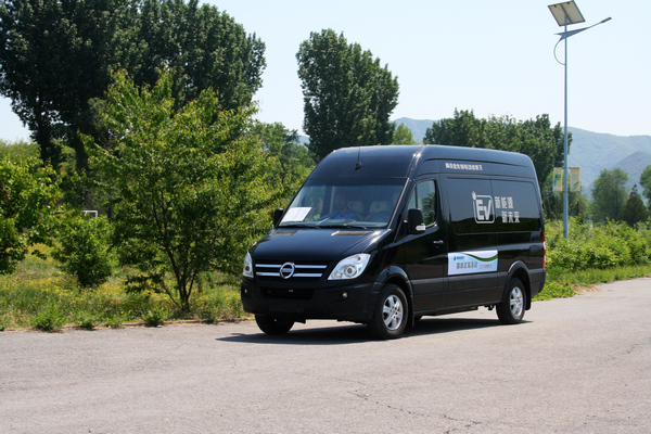 波士頓電池供電“續航王” 一次充電跑430公里 波士頓電池供電“續航王” 一次充電跑430公里