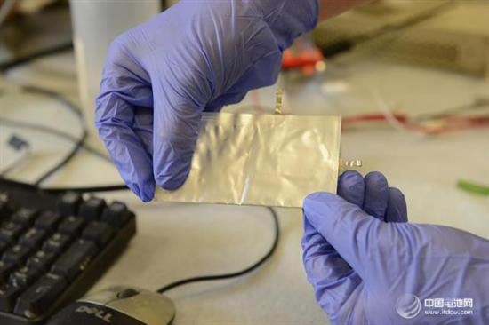 明陽集團(tuán)與斯坦福教授簽訂合作協(xié)議 推動鋁電池產(chǎn)業(yè)化 明陽集團(tuán)與斯坦福教授簽訂合作協(xié)議 推動鋁電池產(chǎn)業(yè)化