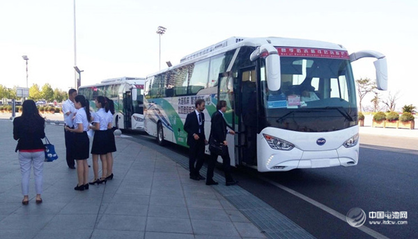 與達沃斯同行 比亞迪C9純電動客車展中國制造雄姿 與達沃斯同行 比亞迪C9純電動客車展中國制造雄姿