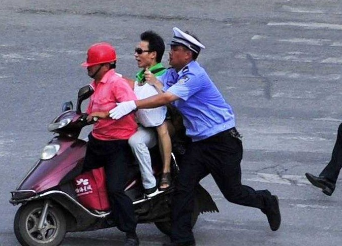 深圳抽查電動自行車及充電器 超速超重現(xiàn)象仍存 深圳抽查電動自行車及充電器 超速超重現(xiàn)象仍存