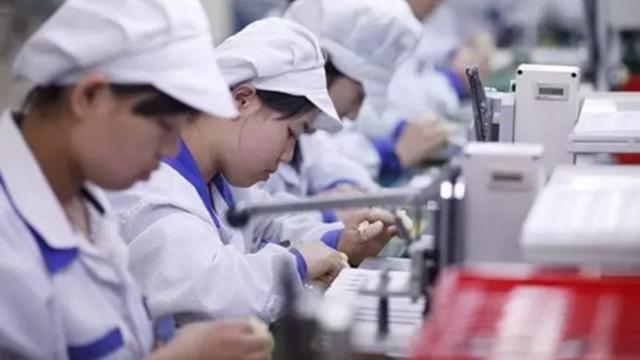 手機(jī)供應(yīng)商倒閉潮已至 生產(chǎn)線工人處境艱難