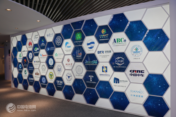 賽迪研究院馬琳:謹防我國石墨烯產業陷入“低端陷阱” 賽迪研究院馬琳:謹防我國石墨烯產業陷入“低端陷阱”