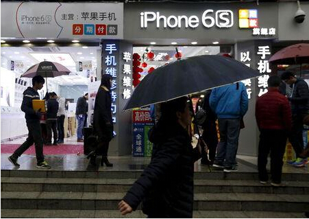 路透社：中國山寨蘋果零售店數量下滑 國產手機升溫