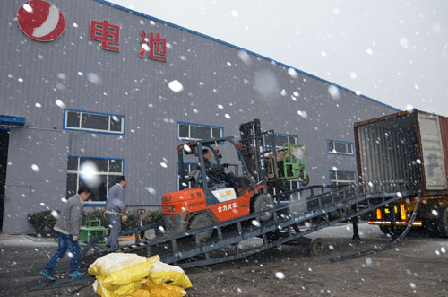 山東金潮電池烏干達(dá)外分廠項(xiàng)目進(jìn)入設(shè)備安裝調(diào)試階段