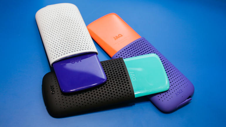 世界最小燃料電池充電器誕生 可用鹽水為手機充電 世界最小燃料電池充電器誕生 可用鹽水為手機充電