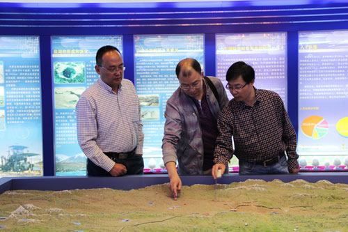 張江峰訪問青海鹽湖所 張江峰訪問青海鹽湖所