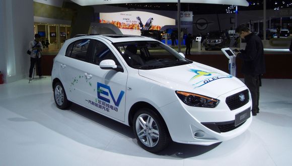 再入政策蜜月期 新能源汽車高位調整