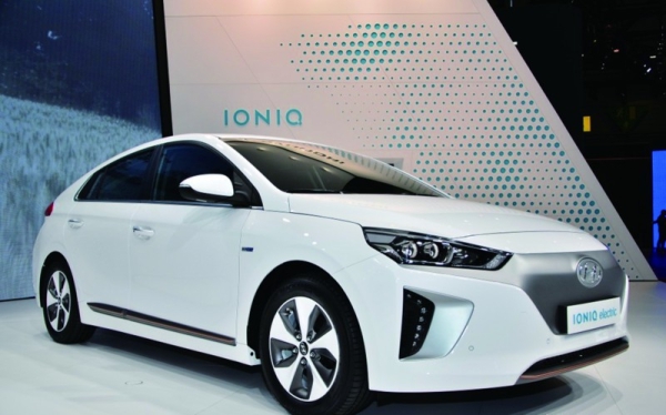 電動、混動與燃料電池車拼性能 各路環保車爭鋒日內瓦 電動、混動與燃料電池車拼性能 各路環保車爭鋒日內瓦