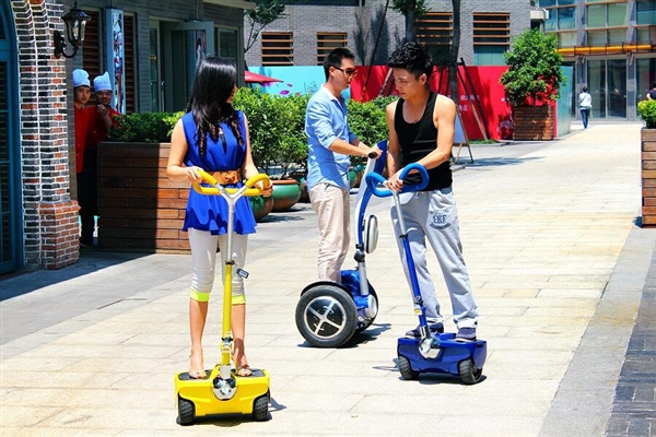 時尚電玩“平衡車”因鋰電池超標不能坐飛機 時尚電玩“平衡車”因鋰電池超標不能坐飛機