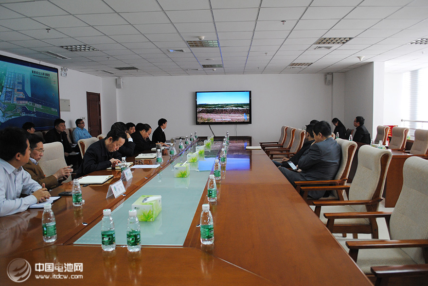 雙方就新能源汽車整車生產制造基地項目落戶渤海新區事項進行深入洽談 雙方就新能源汽車整車生產制造基地項目落戶渤海新區事項進行深入洽談