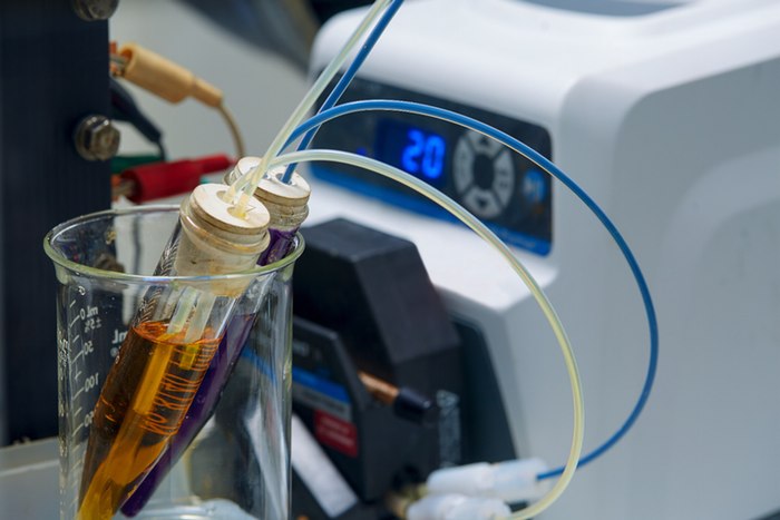 全釩液流電池成規模儲能新秀 中國成為全球最大生產國 全釩液流電池成規模儲能新秀 中國成為全球最大生產國