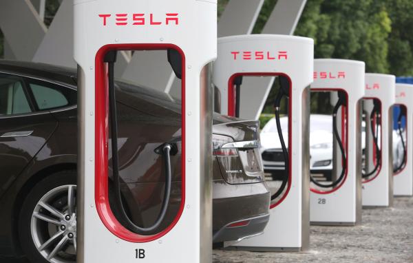 特斯拉:將不再對Model 3用戶提供終身免費充電 特斯拉:將不再對Model 3用戶提供終身免費充電