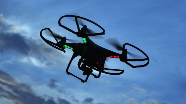 檢查庫(kù)存不求人  沃爾瑪擬用無(wú)人機(jī)處理倉(cāng)儲(chǔ)業(yè)務(wù)