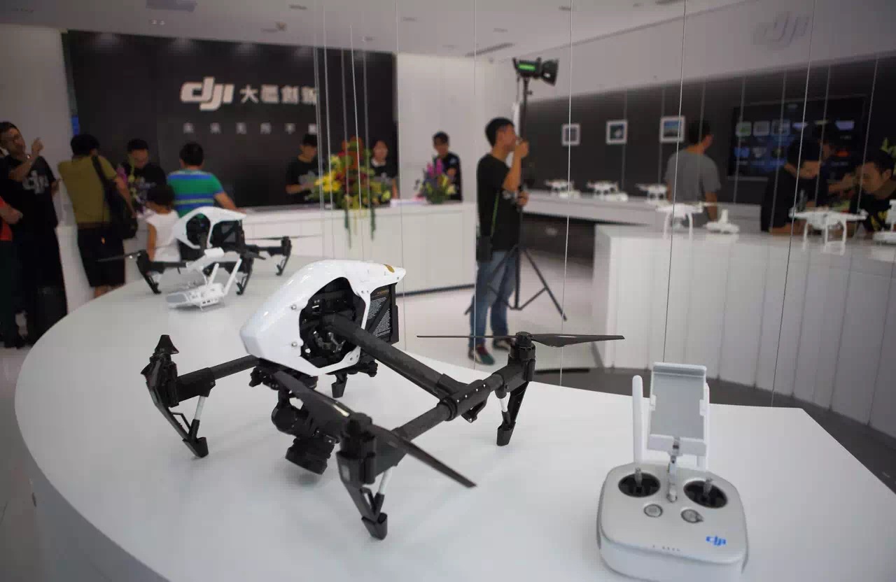 大疆創新成立無人機培訓中心 打造全球無人機應用技能認證體系 大疆創新成立無人機培訓中心 打造全球無人機應用技能認證體系