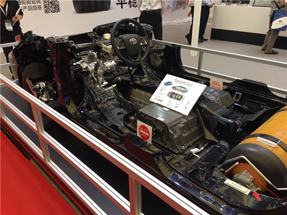 豐田氫燃料電池車“未來”內(nèi)部結(jié)構(gòu)