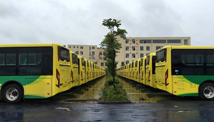 150輛銀隆純電動(dòng)客車(chē)運(yùn)抵湖北潛江 7月中旬將投入運(yùn)營(yíng) 150輛銀隆純電動(dòng)客車(chē)運(yùn)抵湖北潛江 7月中旬將投入運(yùn)營(yíng)