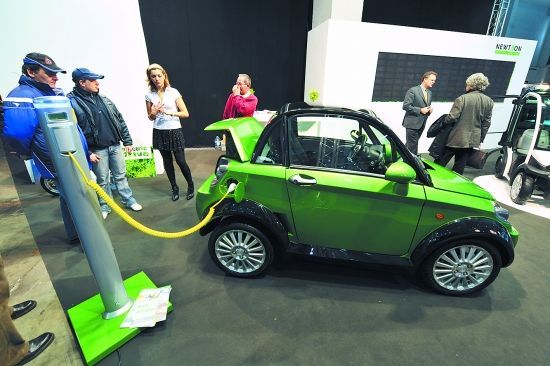 上半年新能源車銷量17萬 業內:下半年或成倍增長 上半年新能源車銷量17萬 業內:下半年或成倍增長